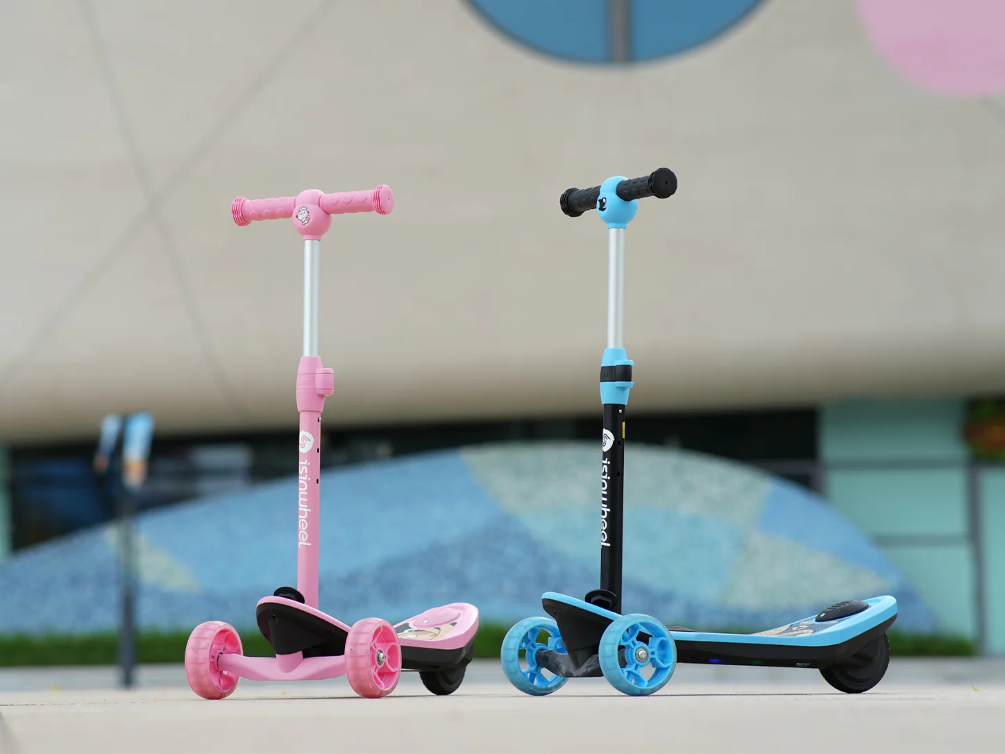 isinwheel Long Range 3 Wheel Kids Electric Scooter - Image 13