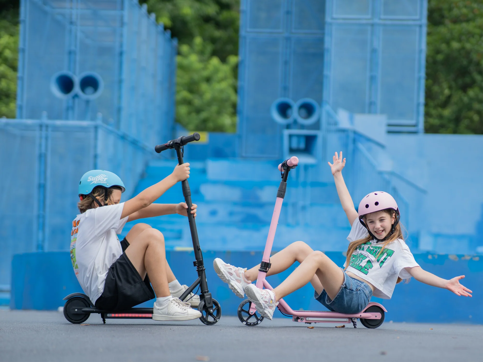isinwheel S2 Electric Scooter for Kids Ages 6-14 - Image 4