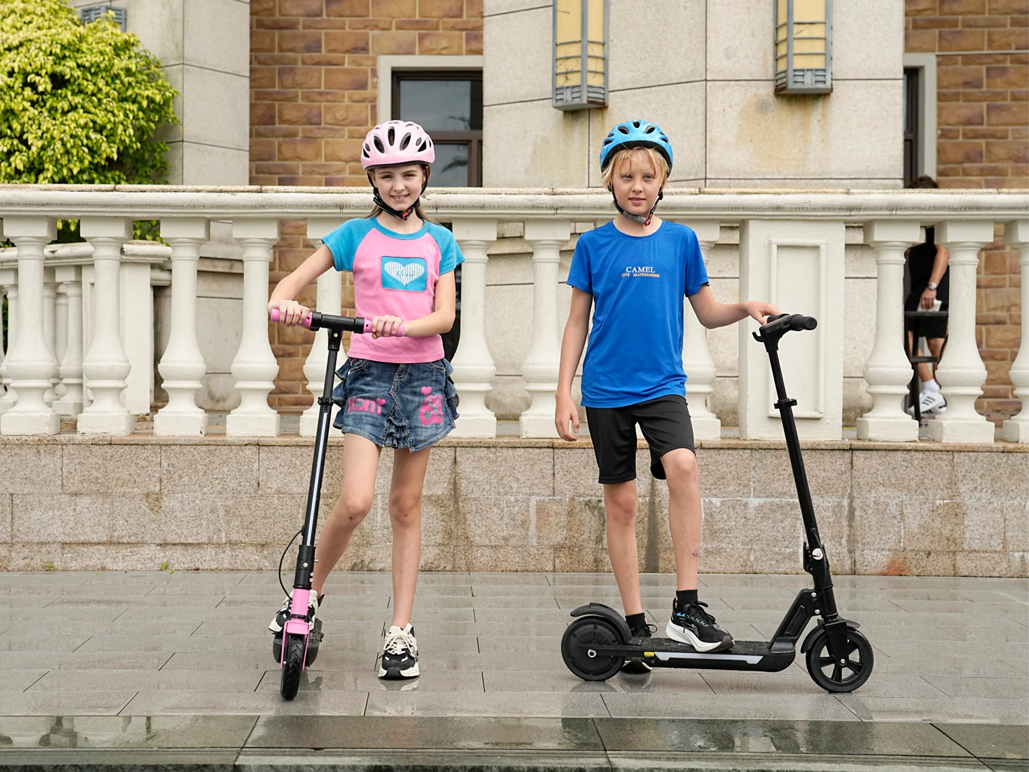S7 Adjustable Electric Scooter for Kids Ages 8-14 - Image 9