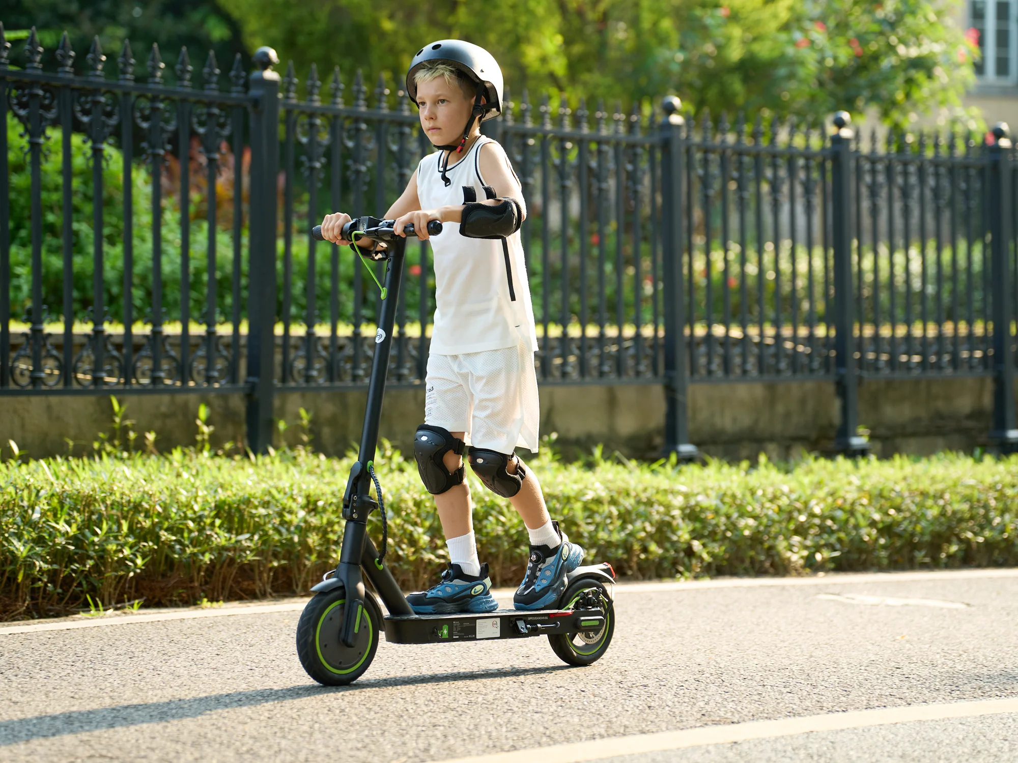isinwheel S9 Pro Pneumatic Tire Electric Scooter - Image 5